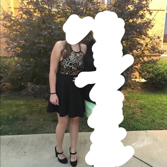 B. DARLIN, size 5/6, black two piece - Picture 3 of 3